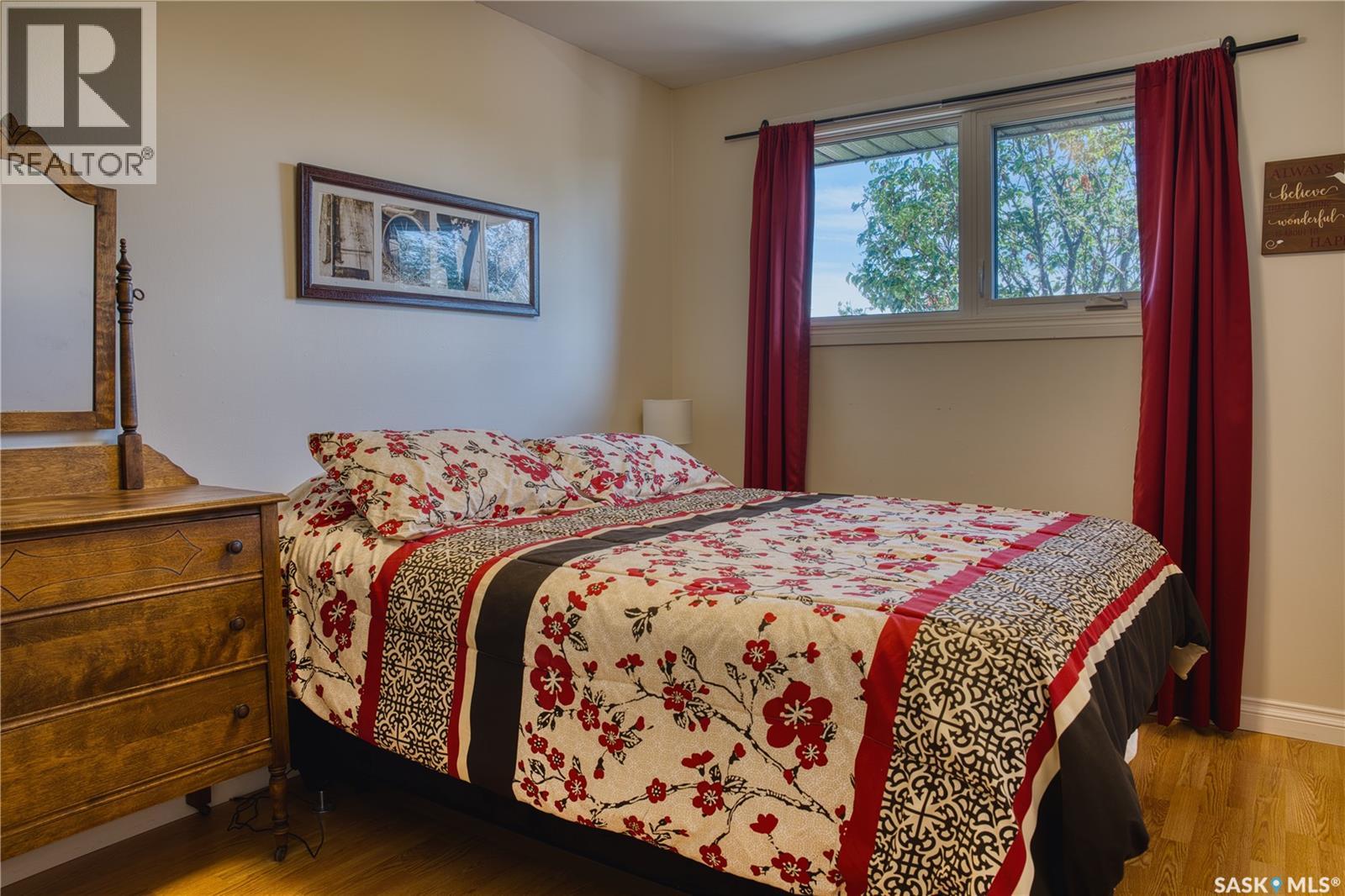 239 Rodenbush Drive, Regina, Saskatchewan  S4R 6X1 - Photo 7 - SK047455