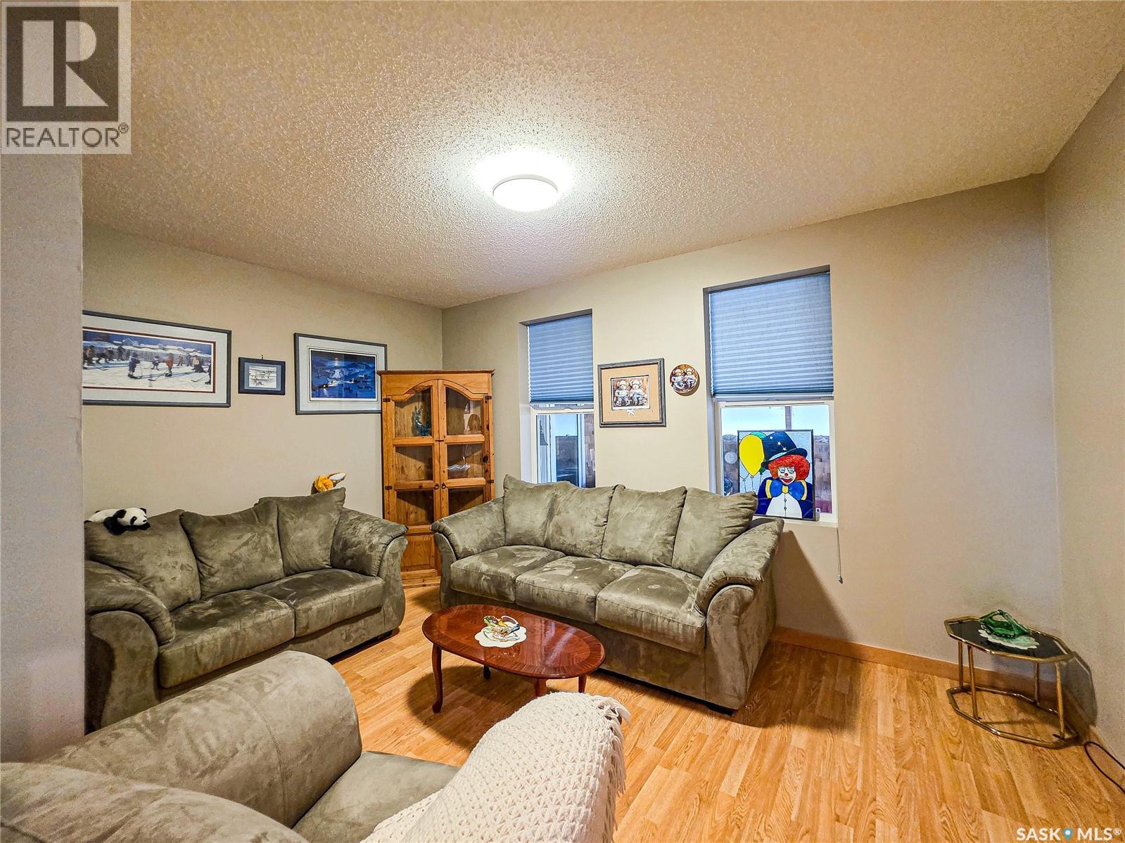 234 5th Avenue W, Melville, Saskatchewan  S0A 2P0 - Photo 23 - SK047261