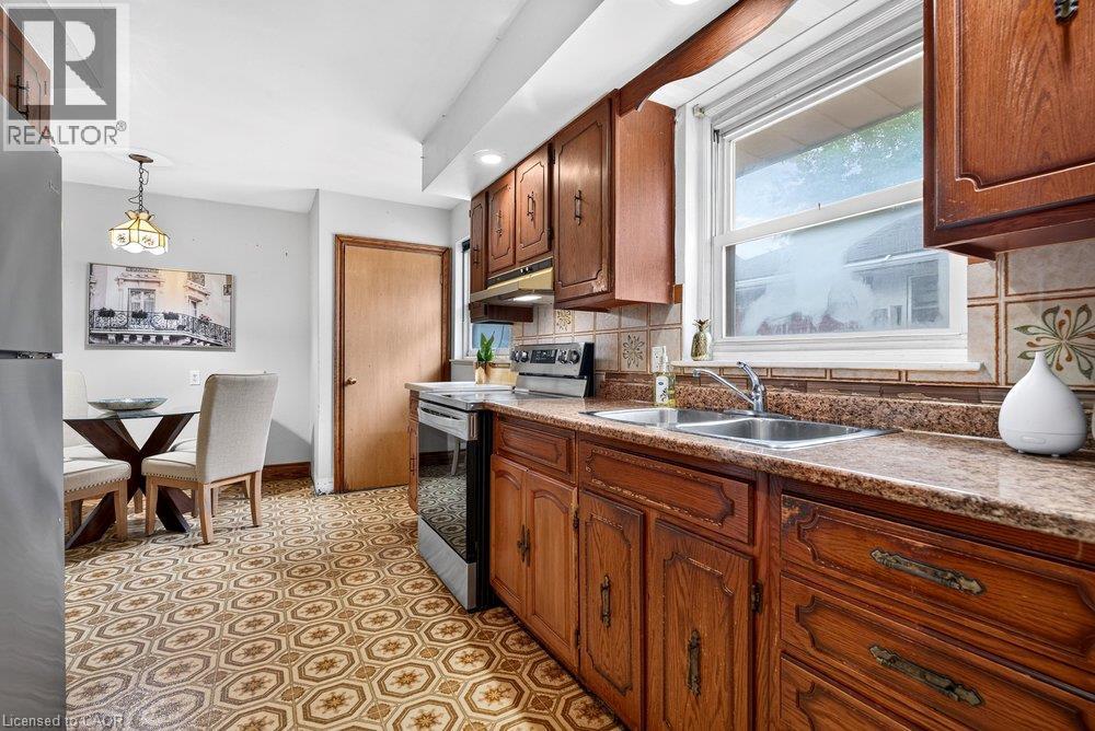 95 West 4th Street, Hamilton, Ontario  L9C 3M8 - Photo 15 - 40859790