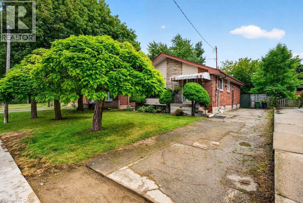 95 West 4th Street, Hamilton, Ontario  L9C 3M8 - Photo 2 - 40859790