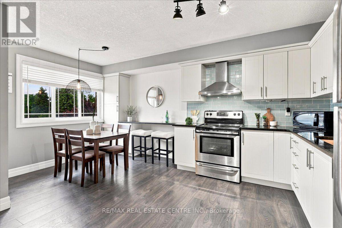 403 - 1522 KING STREET E, Kitchener, Ontario