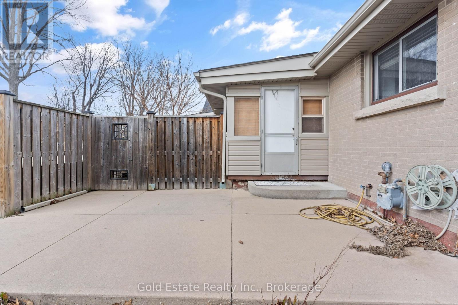 298 Barton Street, Hamilton, Ontario L8E 2K6 - Photo 4 - X13739578
