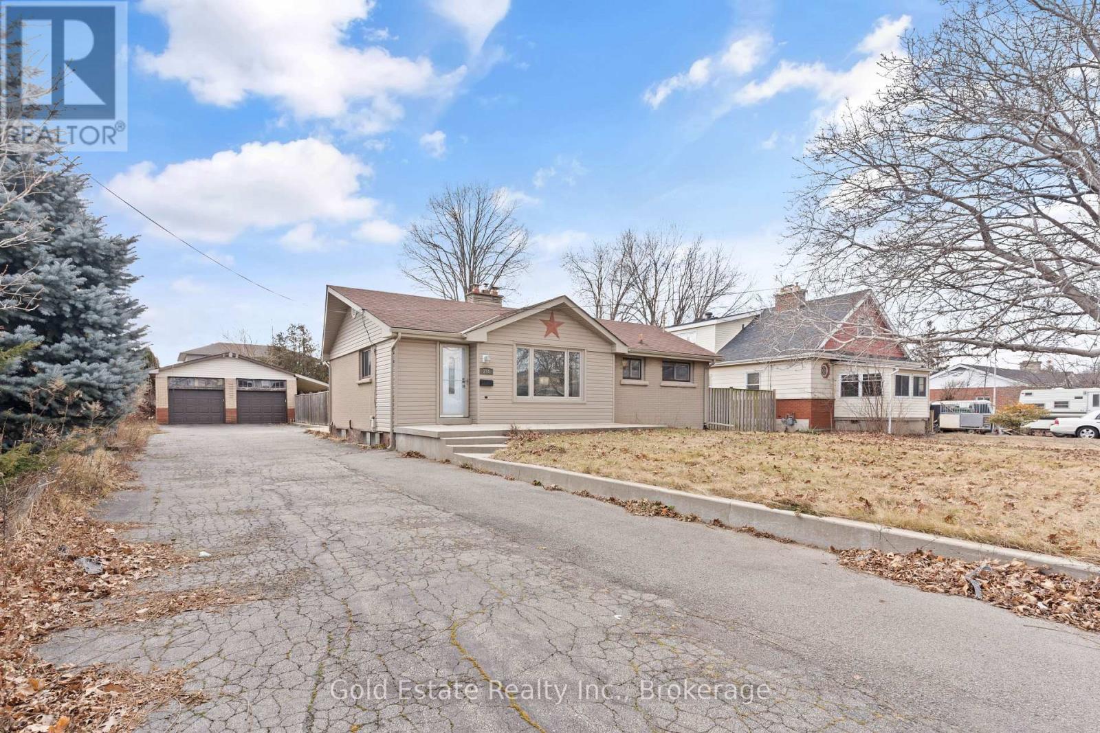 298 BARTON STREET, Hamilton, Ontario