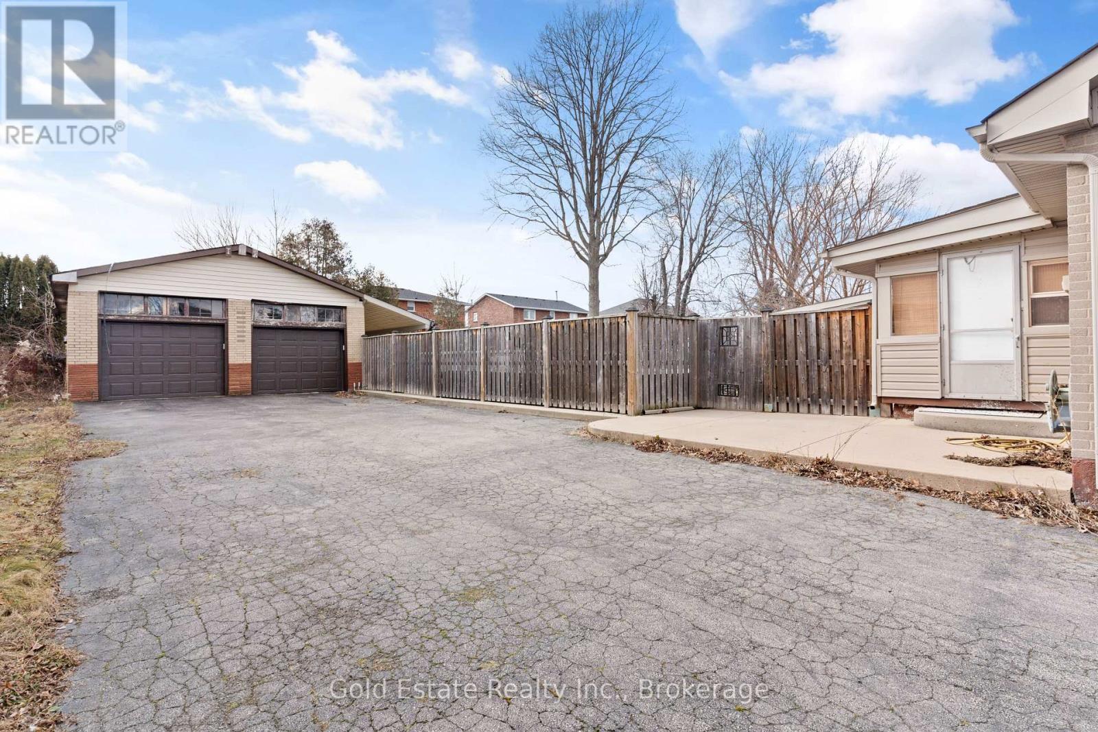 298 Barton Street, Hamilton, Ontario L8E 2K6 - Photo 2 - X13739578