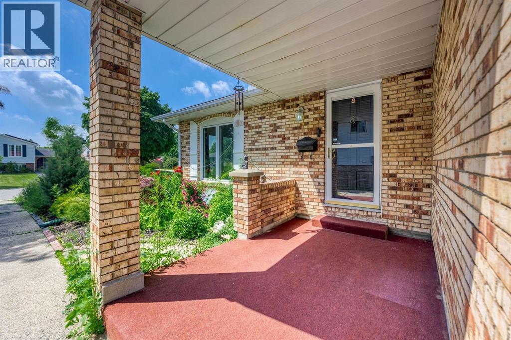 46 Turner DRIVE Sarnia Ontario Canada N7S4L2 2