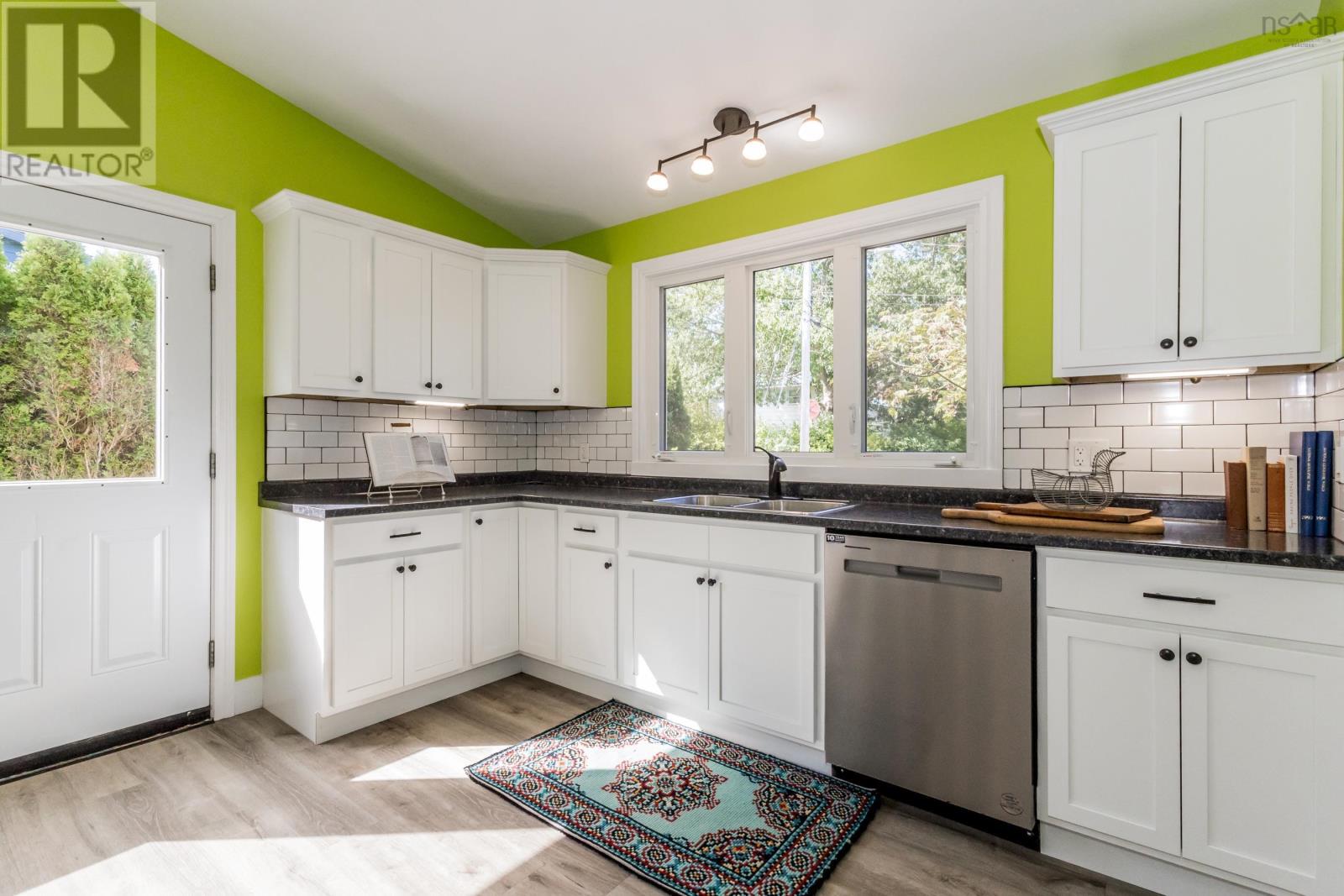 1 Sylvan Drive, Wolfville, Nova Scotia  B4P 1X6 - Photo 13 - 202622292
