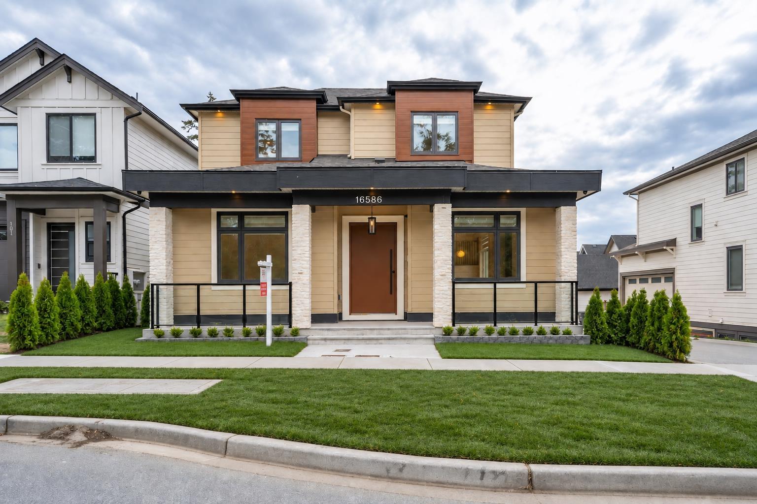 16586 22 Avenue, Surrey, British Columbia  V3Z 0V5 - Photo 1 - R3160208