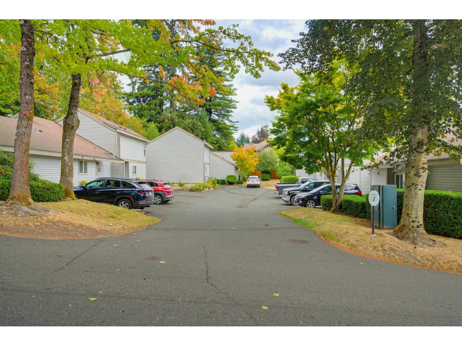 19207 Fairway Drive, Surrey, British Columbia  V3S 5M8 - Photo 1 - R3157929