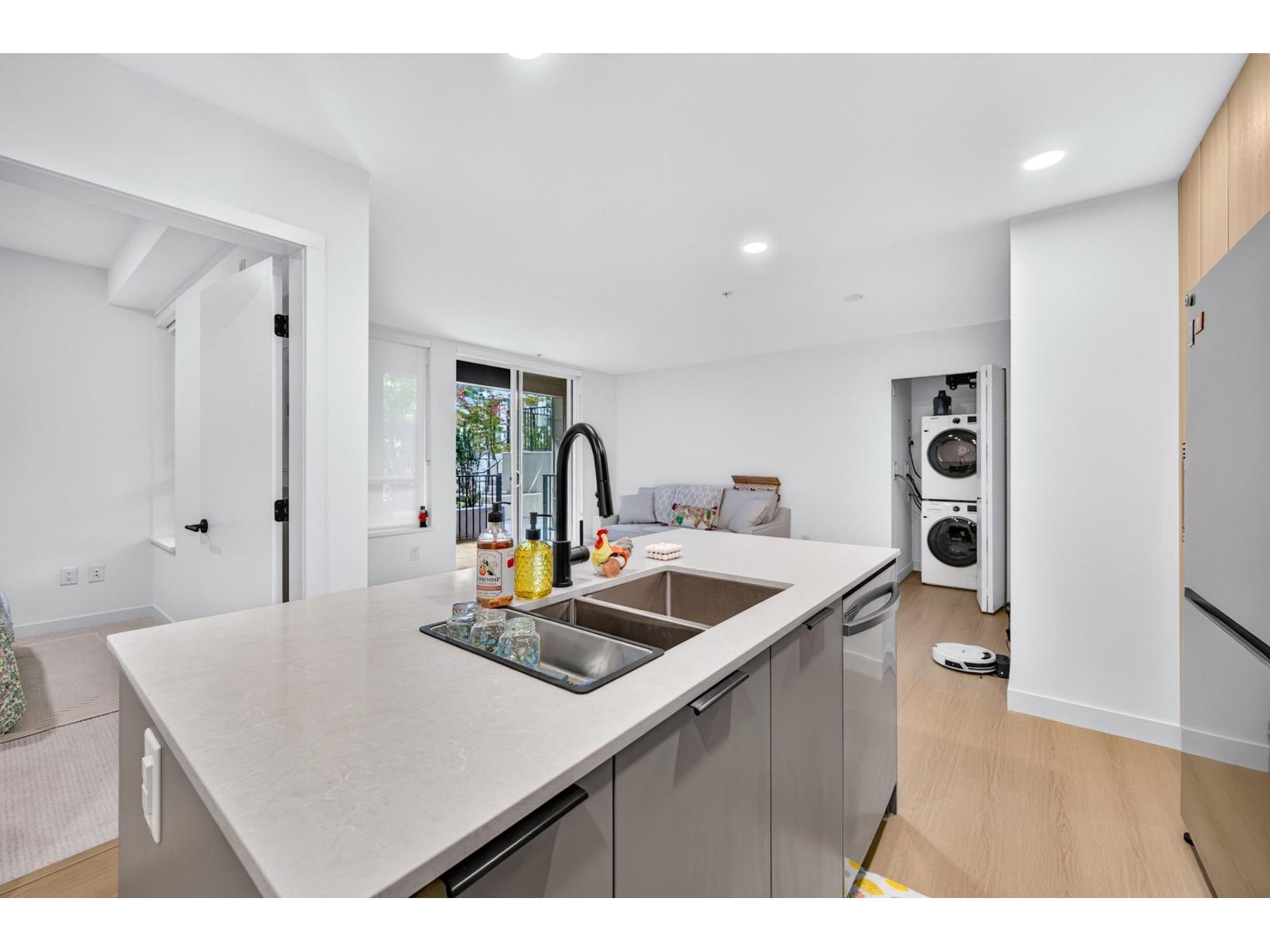 105 13439 94a Avenue, Surrey, British Columbia  V3V 0G9 - Photo 10 - R3160643