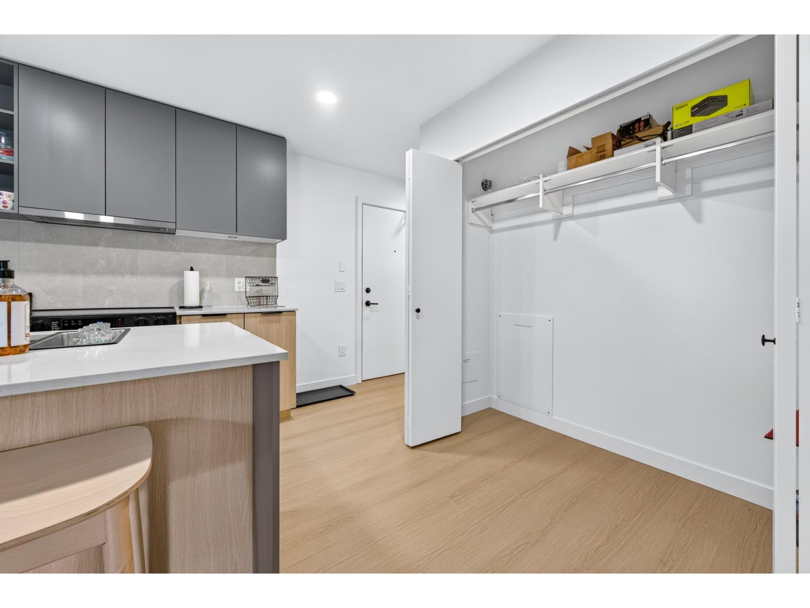 105 13439 94a Avenue, Surrey, British Columbia  V3V 0G9 - Photo 11 - R3160643