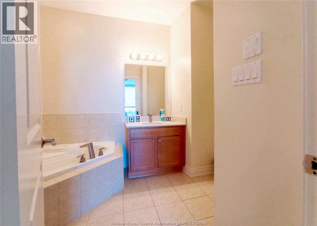 1225 Riverside Drive West Unit# 504, Windsor, Ontario  N9A 0A2 - Photo 5 - 26021549