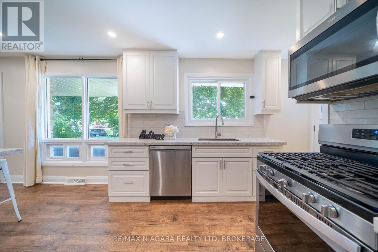 15 Springbank Drive, St. Catharines (Ridley), Ontario  L2S 2K1 - Photo 10 - X13741816