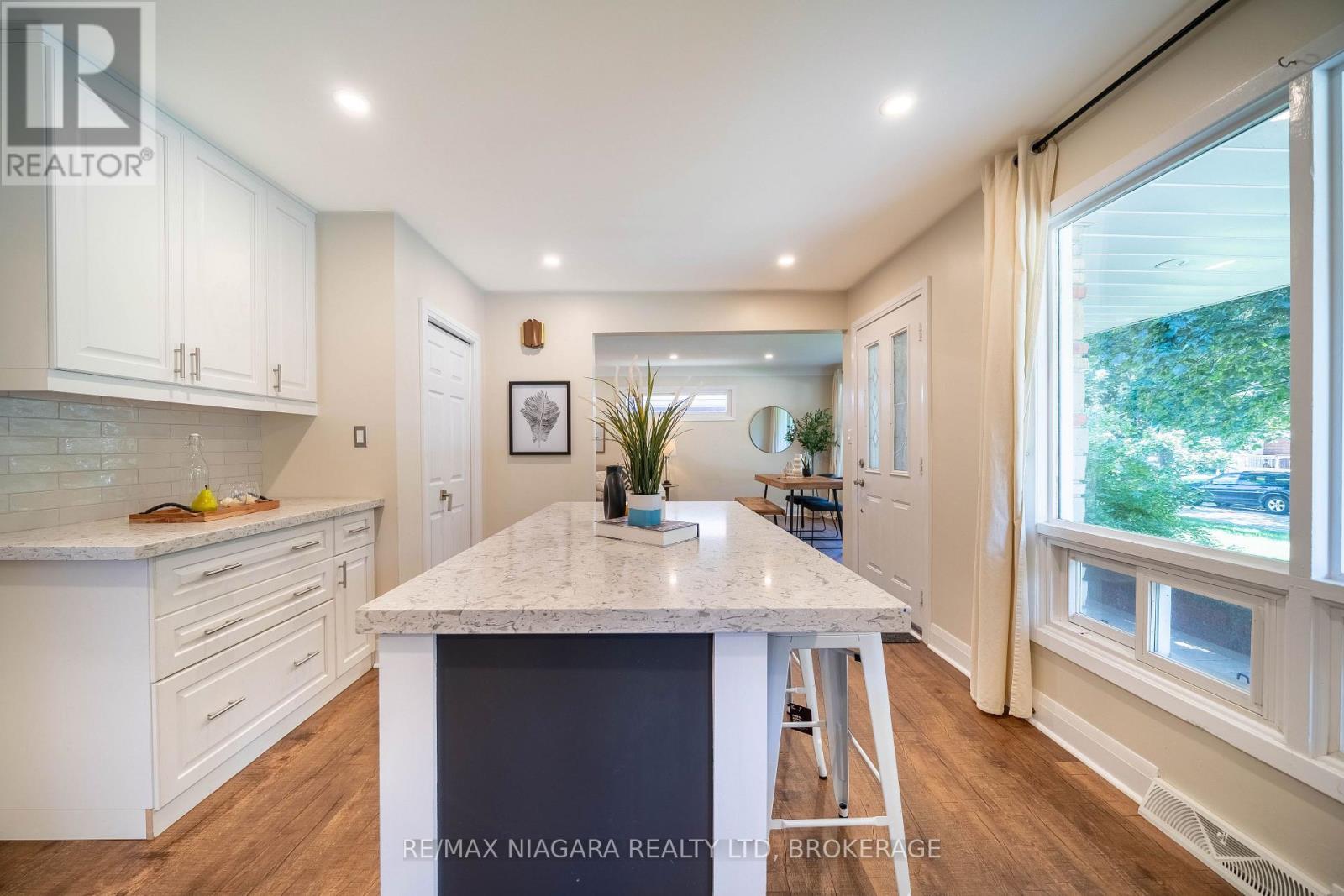15 Springbank Drive, St. Catharines (Ridley), Ontario  L2S 2K1 - Photo 12 - X13741816