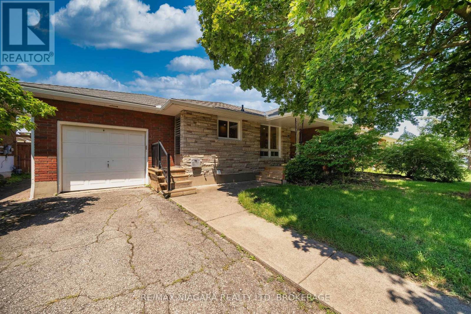 15 Springbank Drive, St. Catharines (Ridley), Ontario  L2S 2K1 - Photo 3 - X13741816