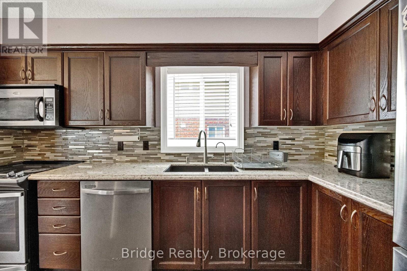 880 Frontenac Crescent, Woodstock, Ontario N4V 0A8 - Photo 22 - X13741726