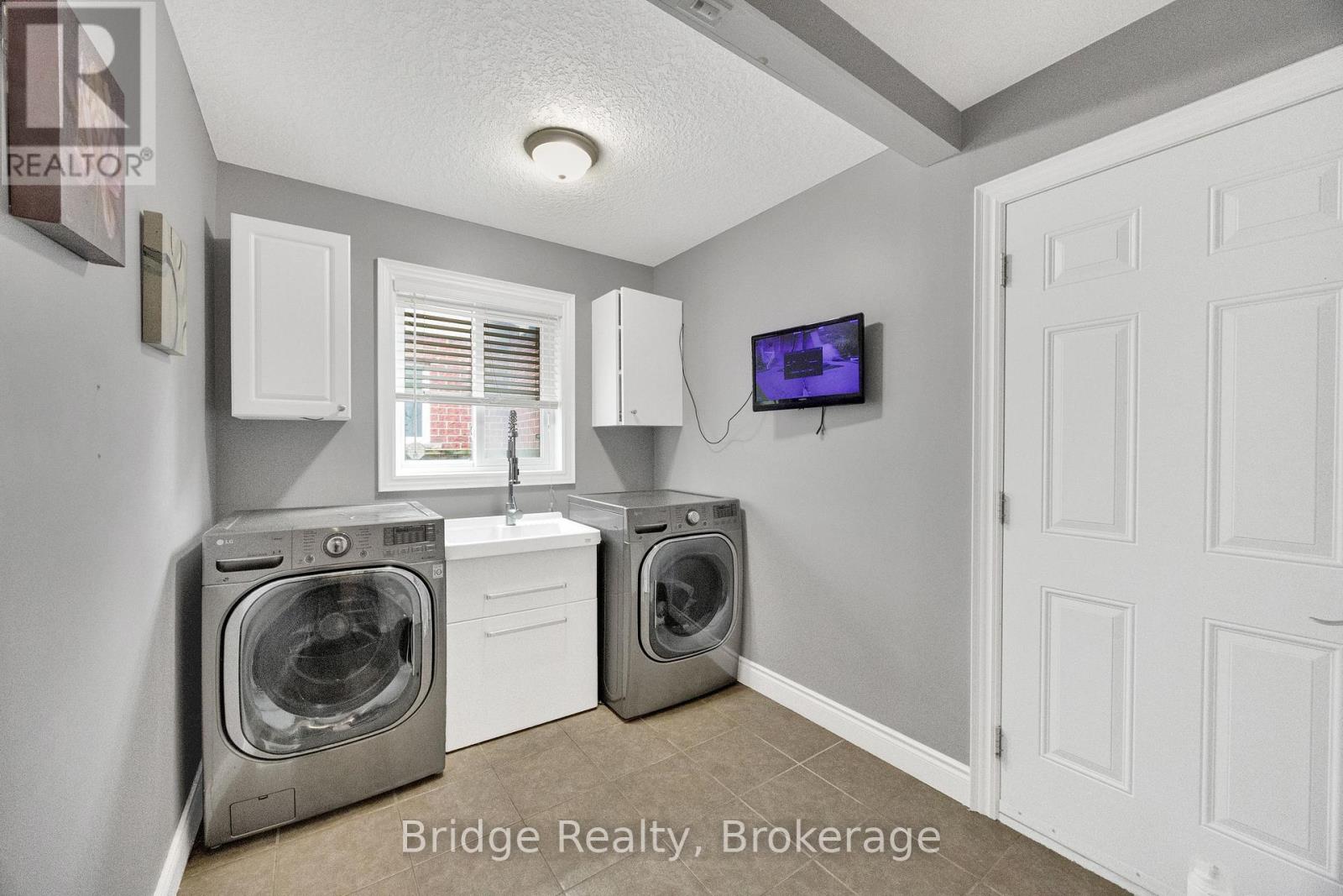880 Frontenac Crescent, Woodstock, Ontario N4V 0A8 - Photo 25 - X13741726