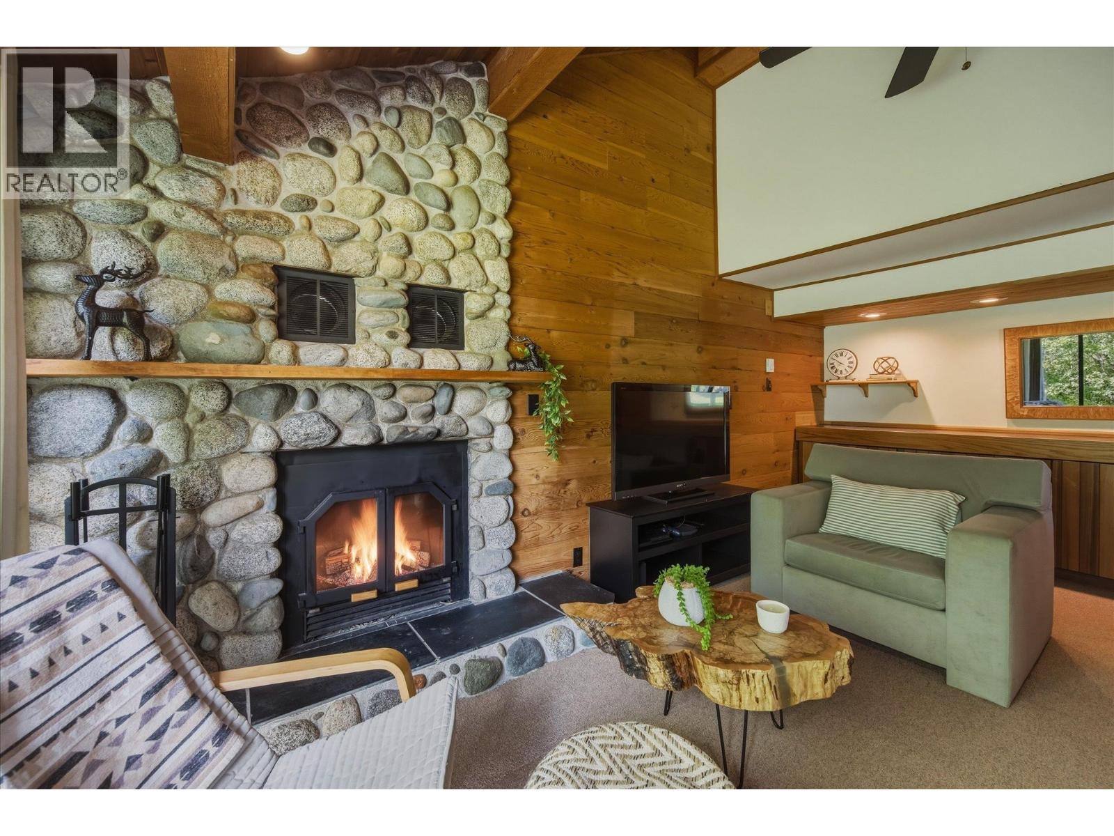 C1 6900 Crabapple Drive, Whistler, British Columbia  V8E 0C5 - Photo 3 - R3161235