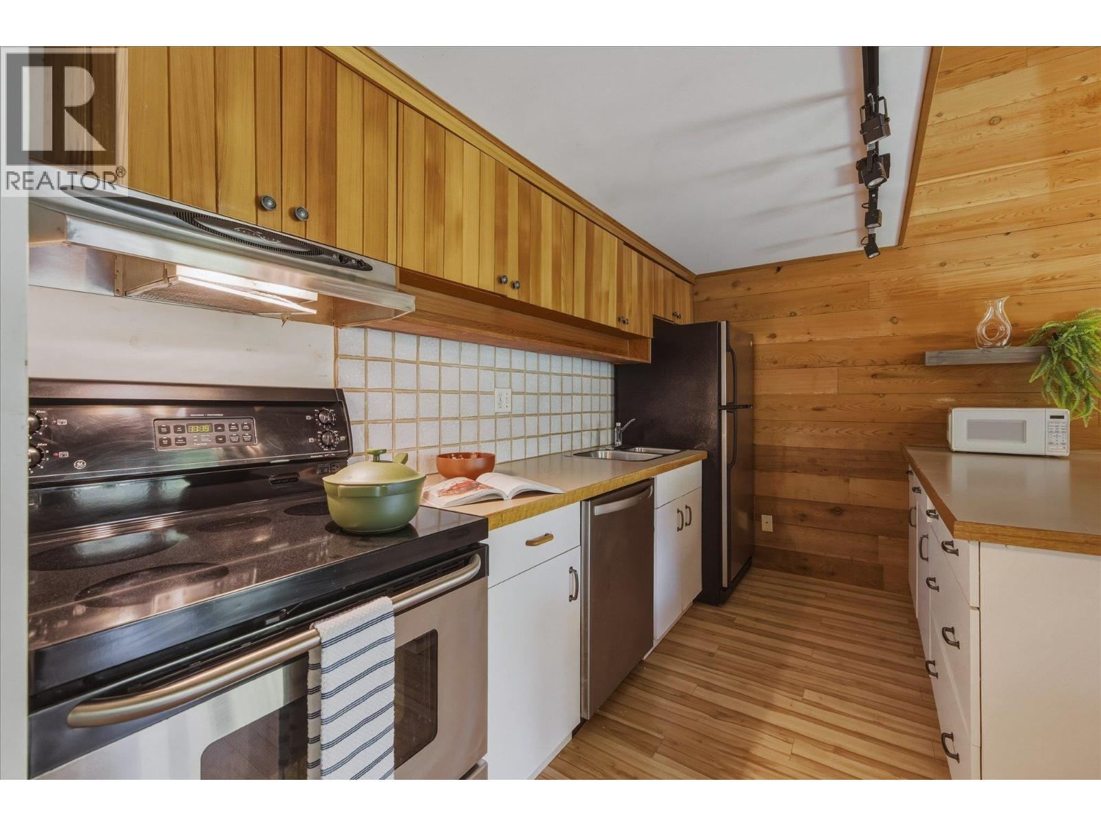 C1 6900 Crabapple Drive, Whistler, British Columbia  V8E 0C5 - Photo 8 - R3161235