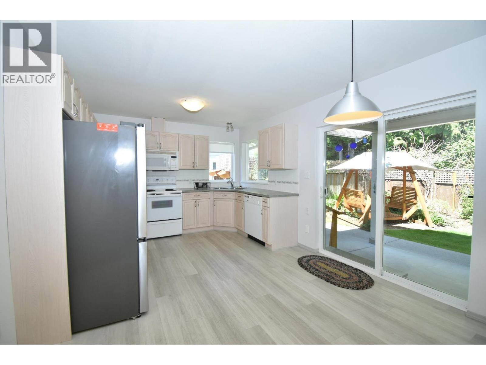22 535 Shaw Road, Gibsons, British Columbia  V0N 1V8 - Photo 11 - R3161231