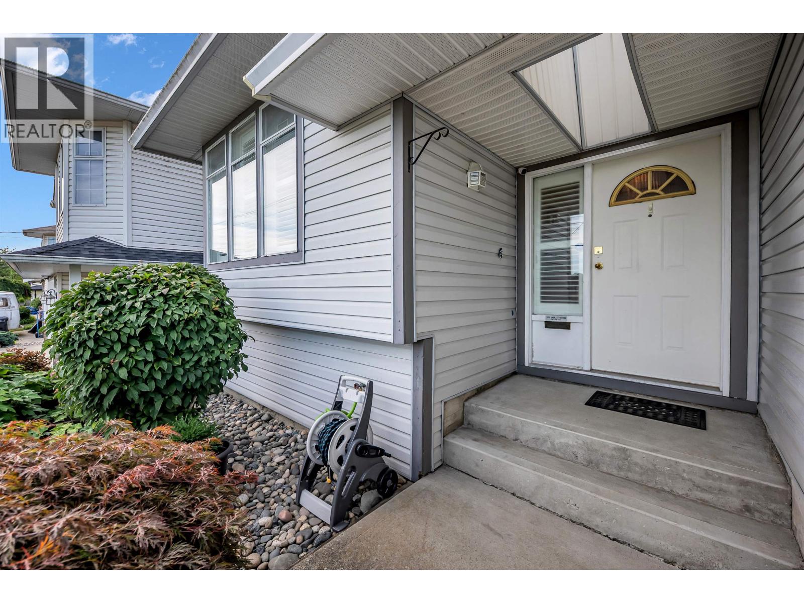 1869 Harbour Street, Port Coquitlam, British Columbia  V3C 1A4 - Photo 2 - R3161249
