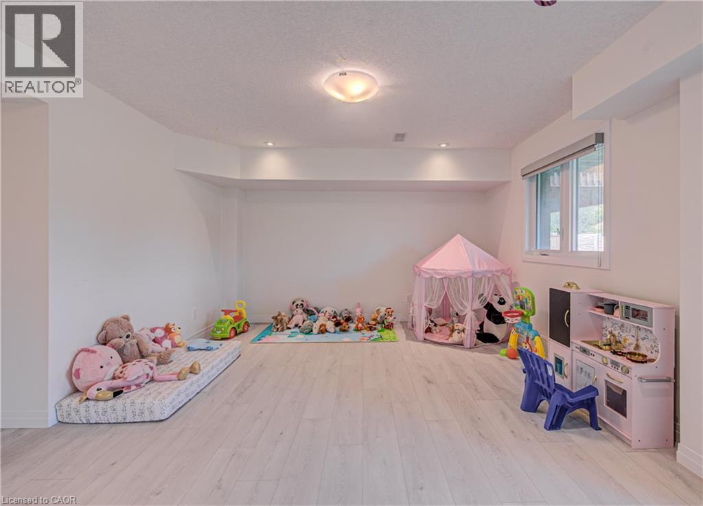 9 Queensbrook Crescent, Cambridge, Ontario  N1S 0E5 - Photo 27 - 40860224