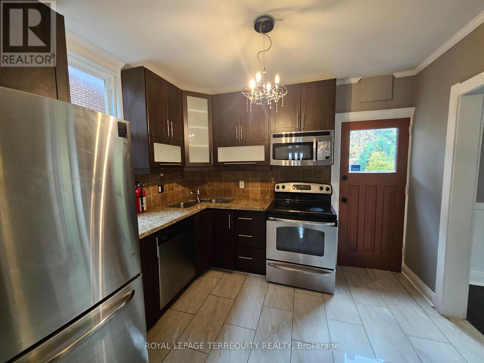 319 Lawrence Avenue W, Toronto, Ontario  M5M 1B5 - Photo 10 - C13741776