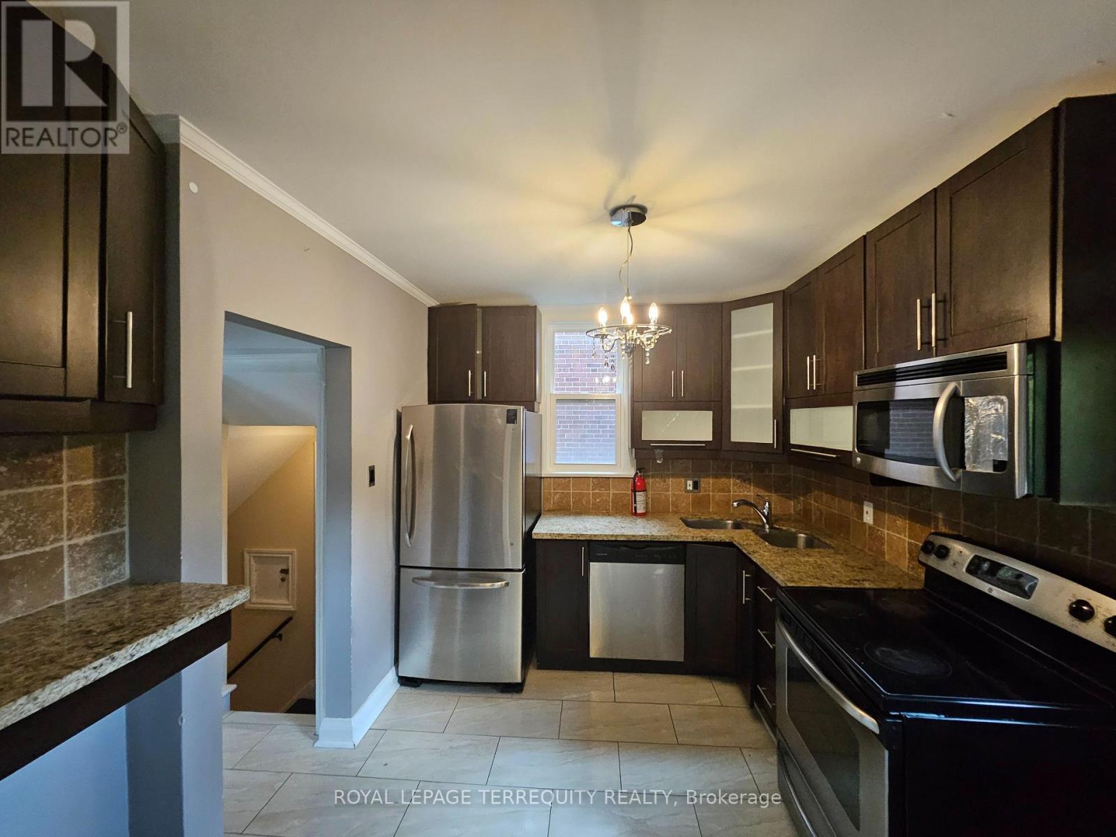 319 Lawrence Avenue W, Toronto, Ontario  M5M 1B5 - Photo 12 - C13741776