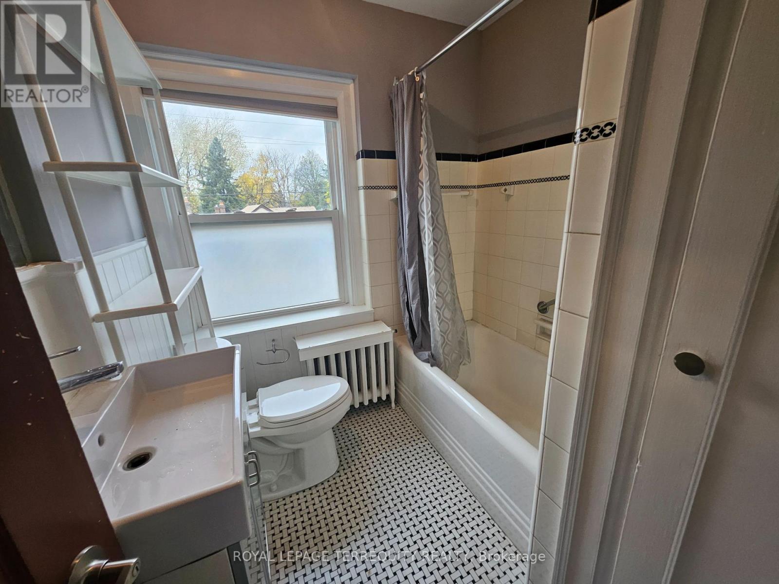 319 Lawrence Avenue W, Toronto, Ontario  M5M 1B5 - Photo 21 - C13741776