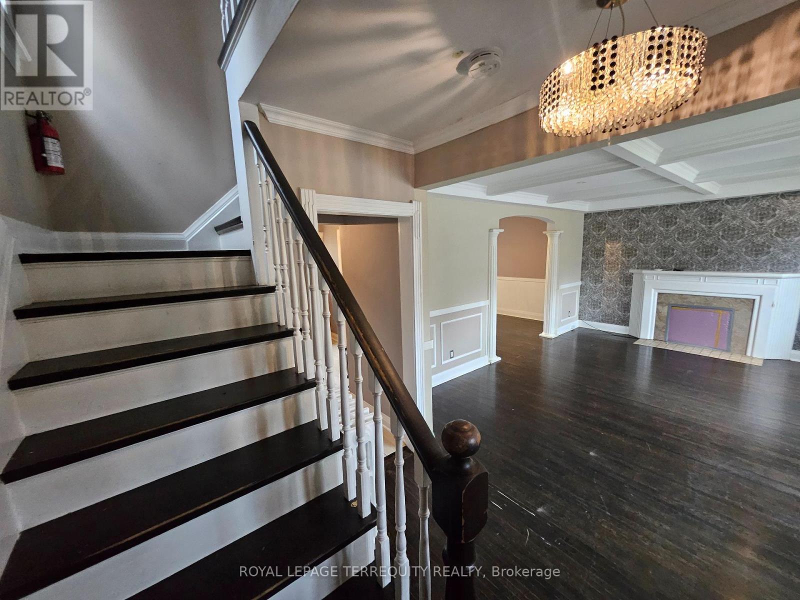 319 Lawrence Avenue W, Toronto, Ontario  M5M 1B5 - Photo 22 - C13741776