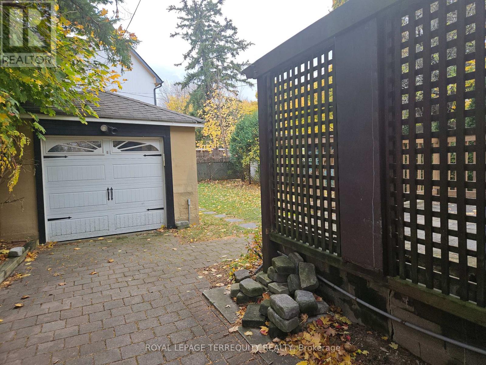 319 Lawrence Avenue W, Toronto, Ontario  M5M 1B5 - Photo 31 - C13741776