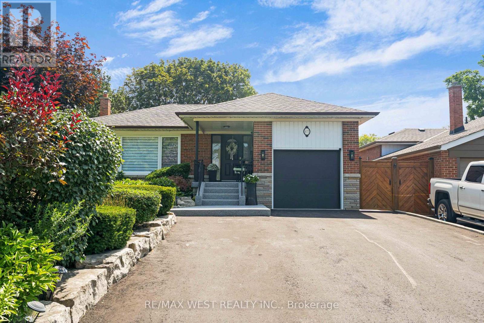 177 Searle Avenue, Toronto, Ontario  M3H 4B5 - Photo 1 - C13741840