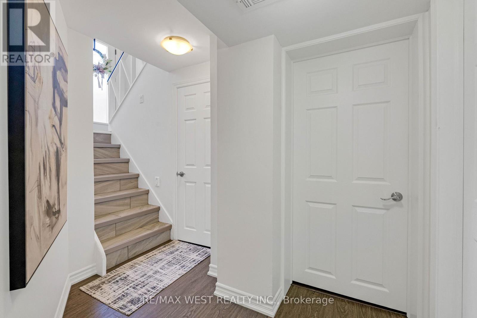 177 Searle Avenue, Toronto, Ontario  M3H 4B5 - Photo 4 - C13741840