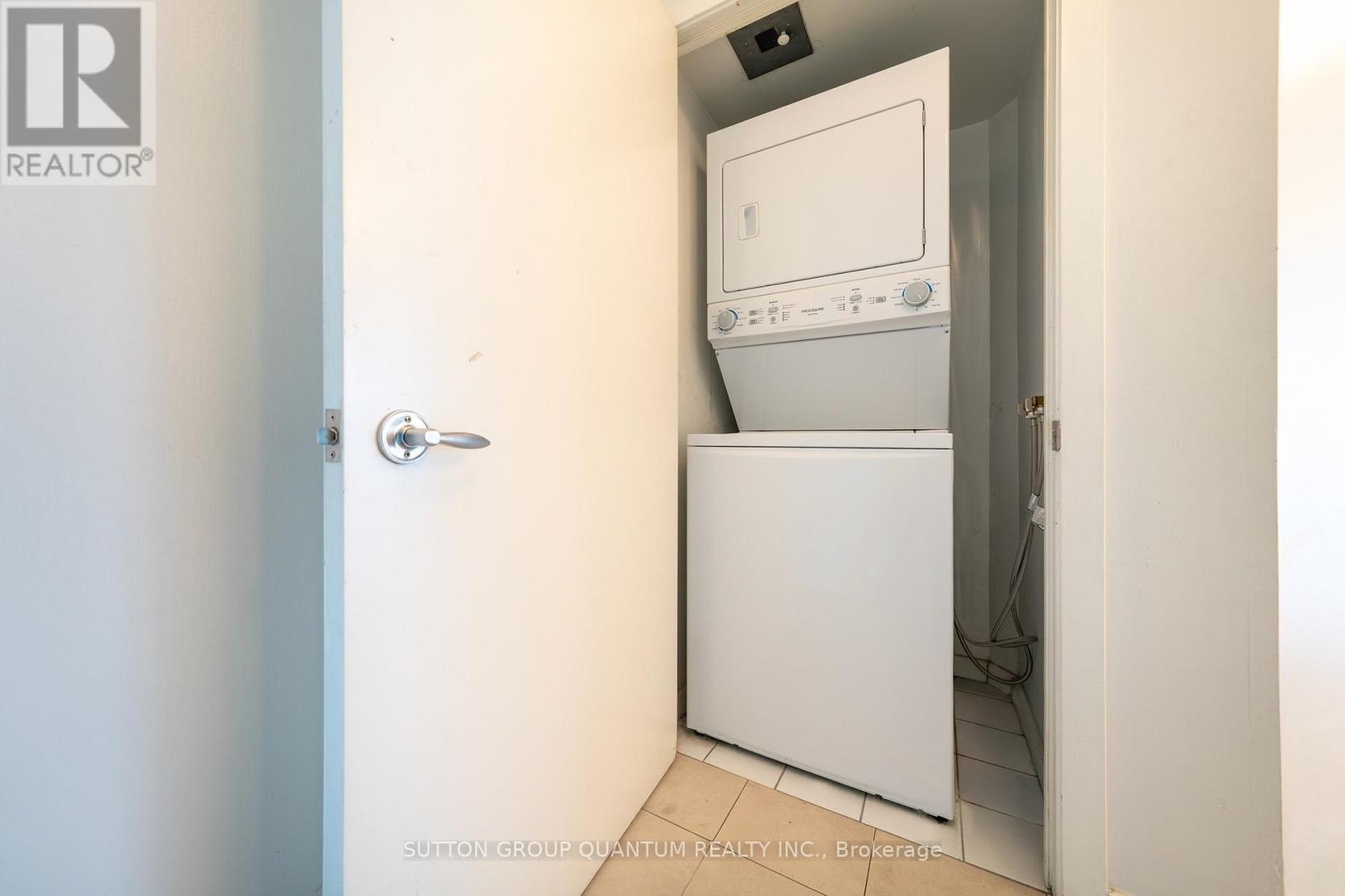 904 - 8 York Street, Toronto, Ontario  M5J 2Y2 - Photo 12 - C13741854