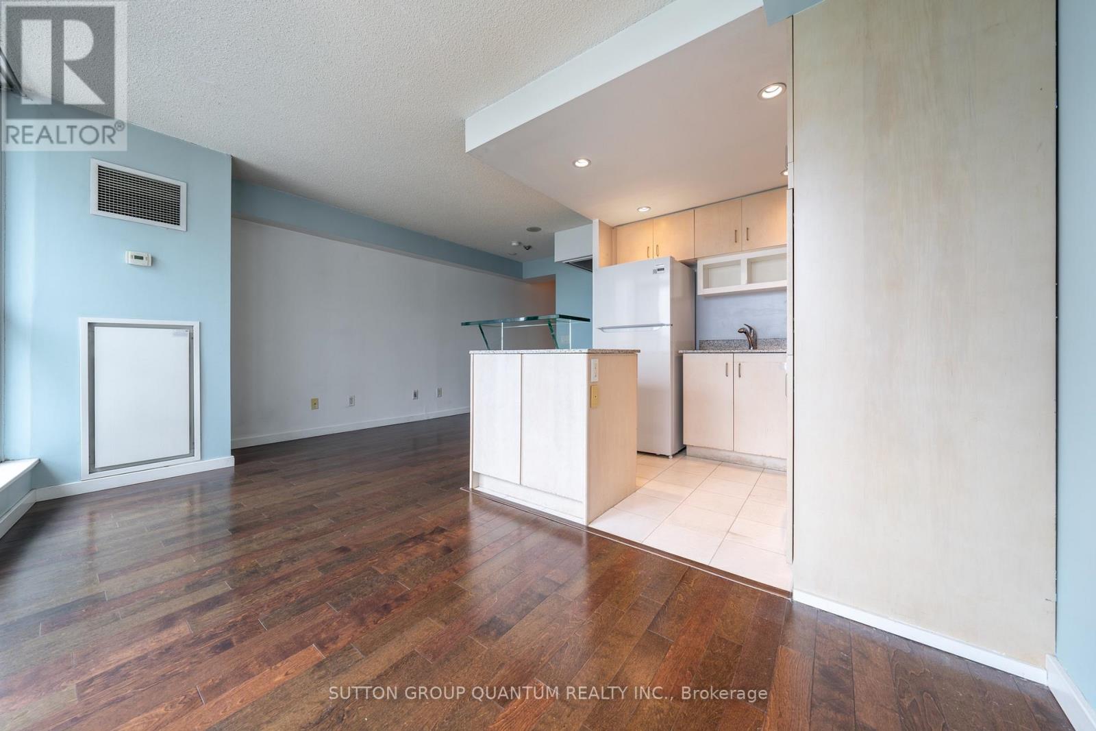 904 - 8 York Street, Toronto, Ontario  M5J 2Y2 - Photo 4 - C13741854