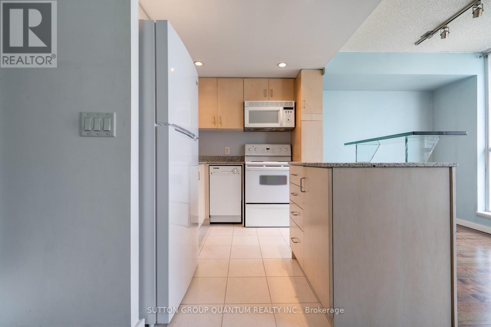 904 - 8 York Street, Toronto, Ontario  M5J 2Y2 - Photo 8 - C13741854