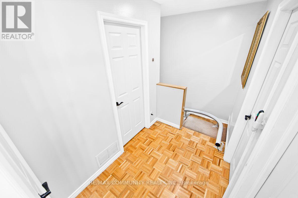 30 Stanbridge Court, Toronto, Ontario  M1B 2S5 - Photo 12 - E13741858