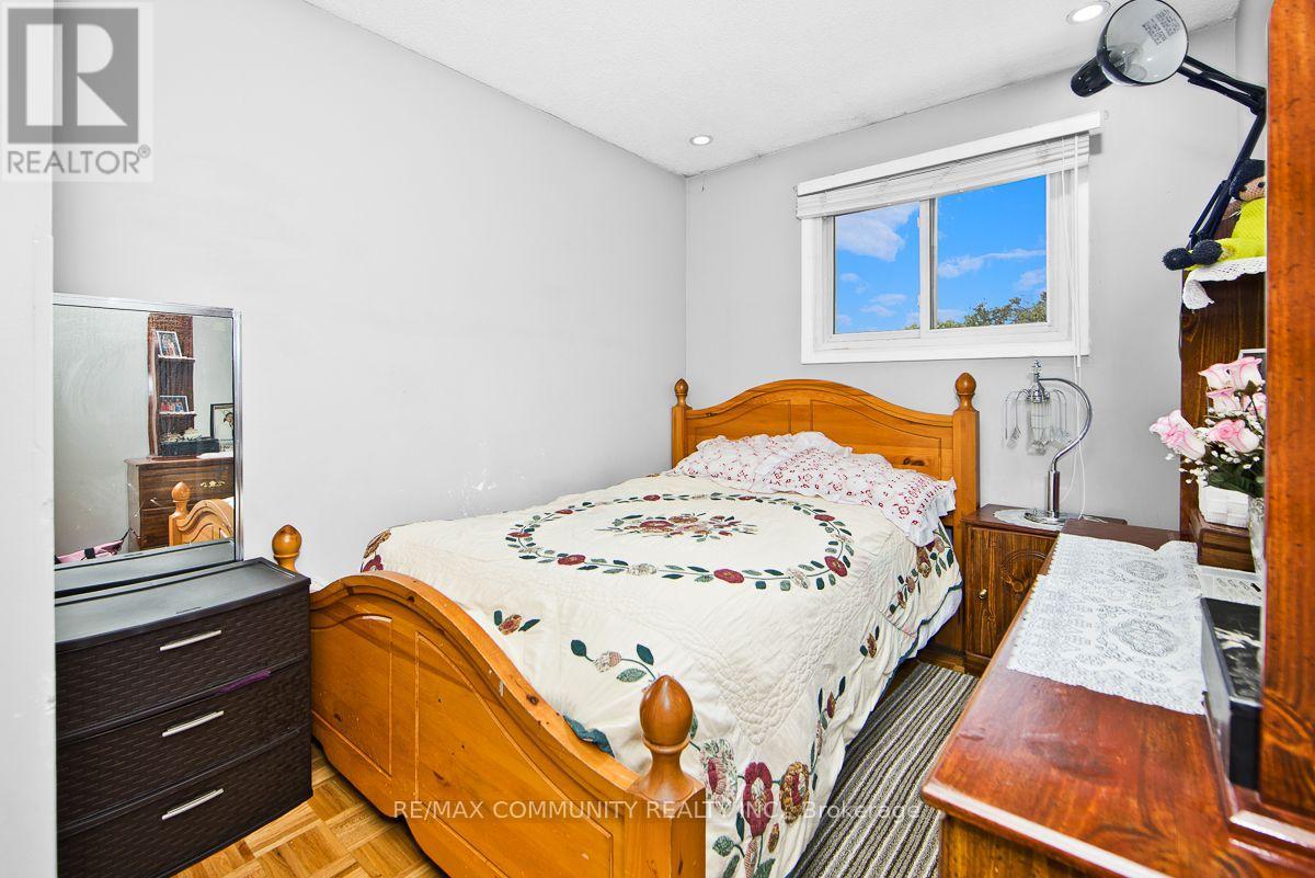 30 Stanbridge Court, Toronto, Ontario  M1B 2S5 - Photo 15 - E13741858