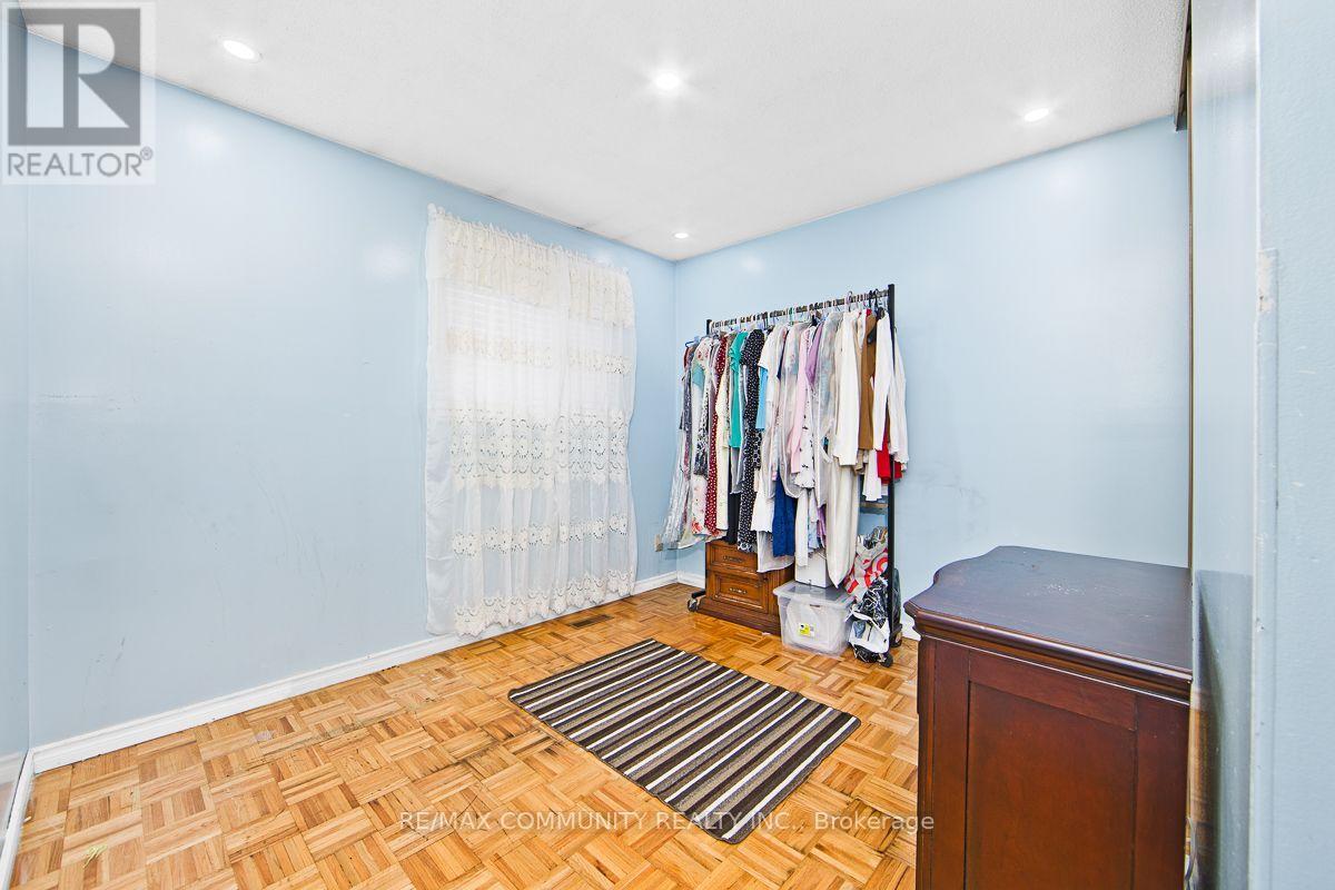 30 Stanbridge Court, Toronto, Ontario  M1B 2S5 - Photo 16 - E13741858