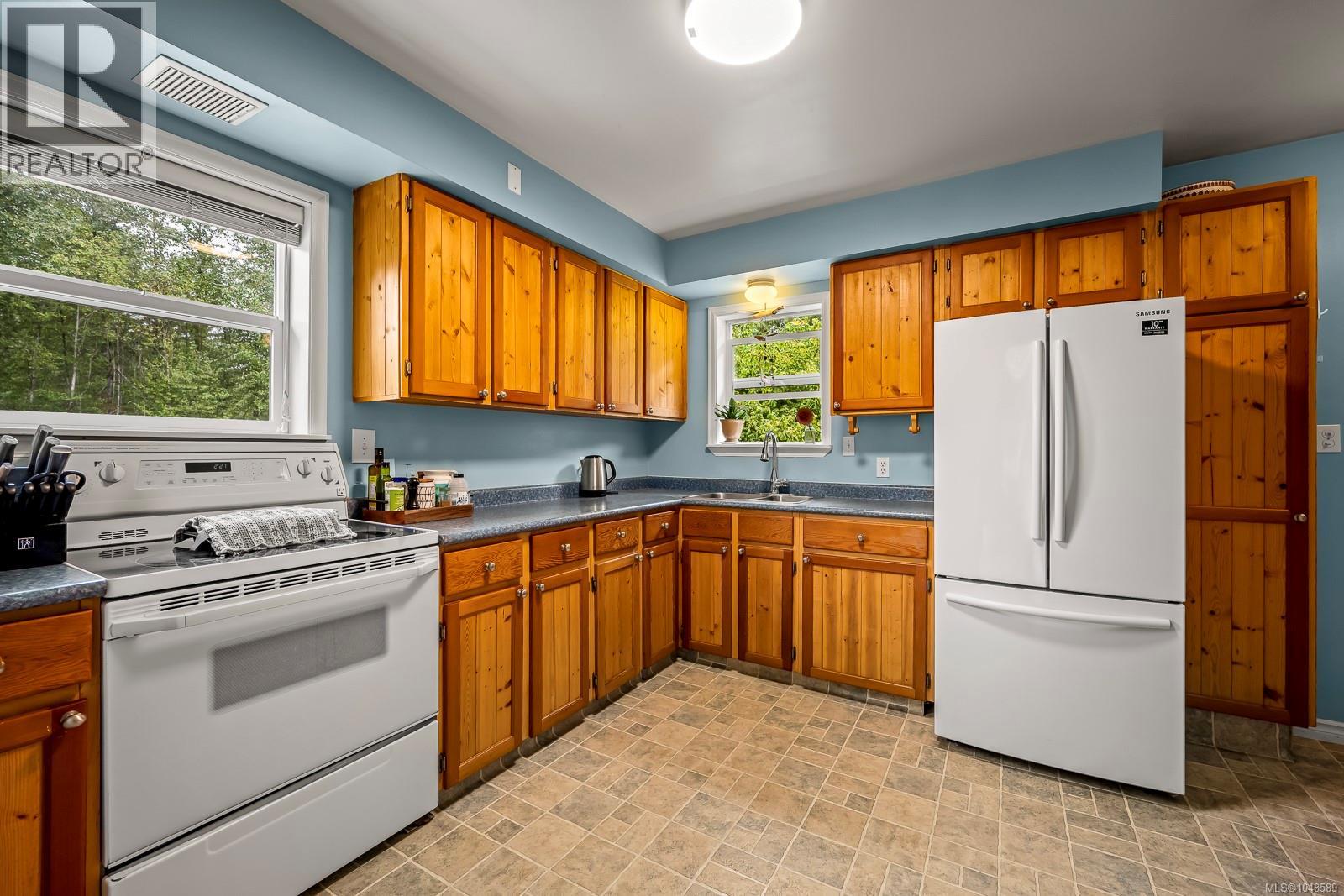 2945 Royston Rd, Cumberland, British Columbia  V0R 1S0 - Photo 15 - 1048589