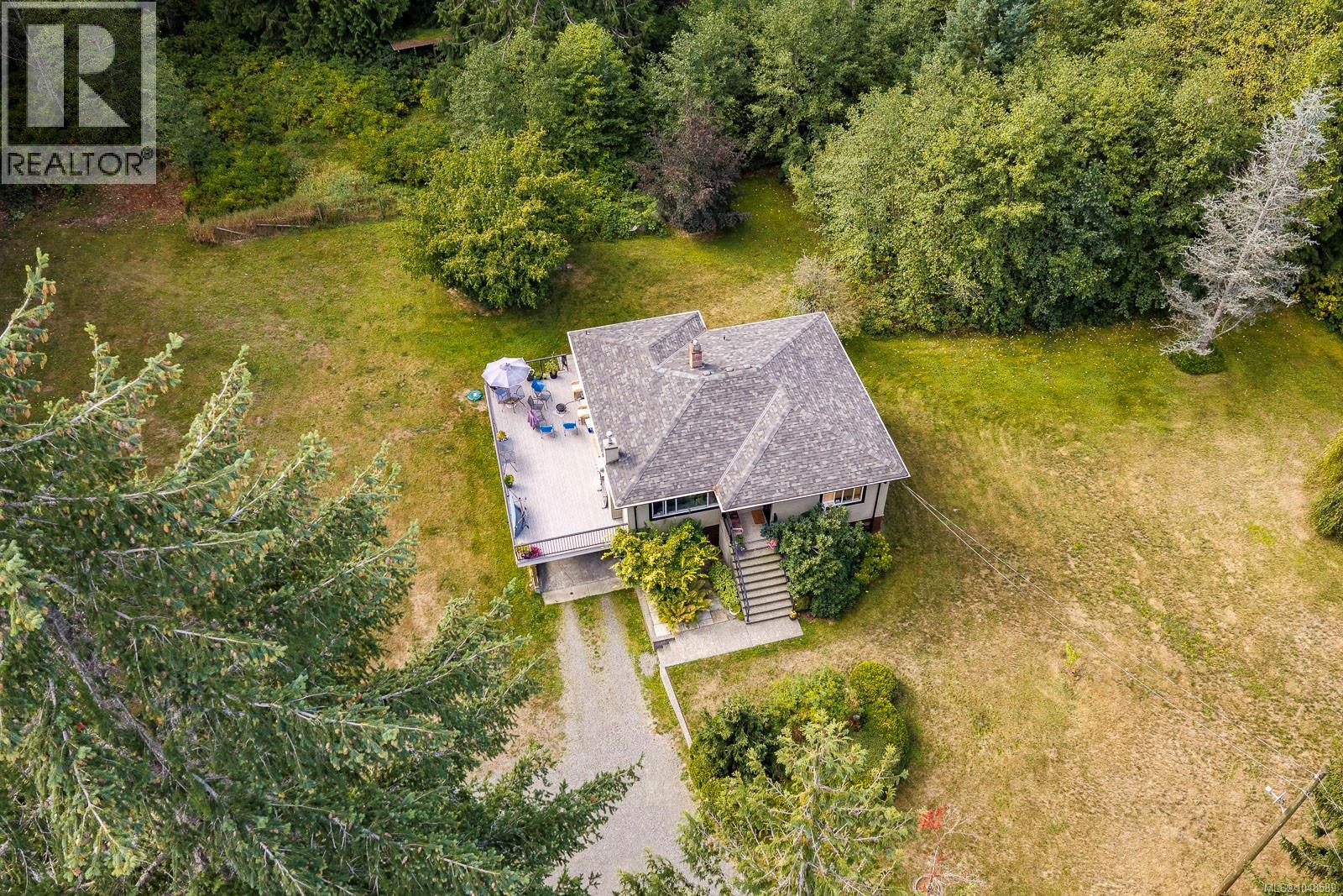 2945 Royston Rd, Cumberland, British Columbia  V0R 1S0 - Photo 1 - 1048589