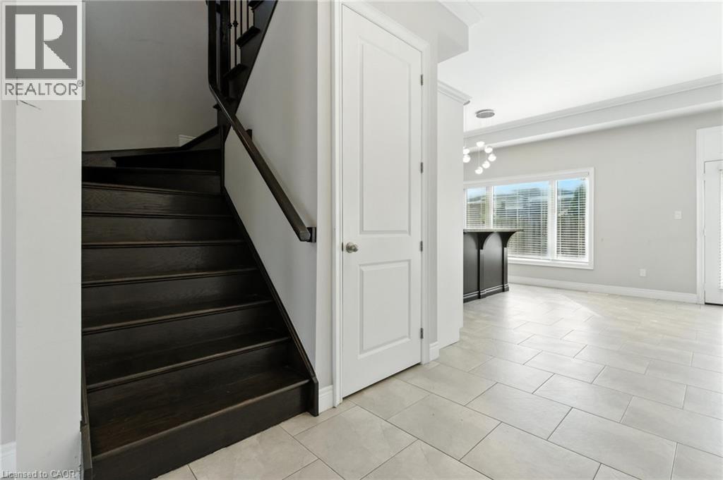 43 Riesling Court, Hamilton, Ontario  L8G 0B4 - Photo 6 - 40823182