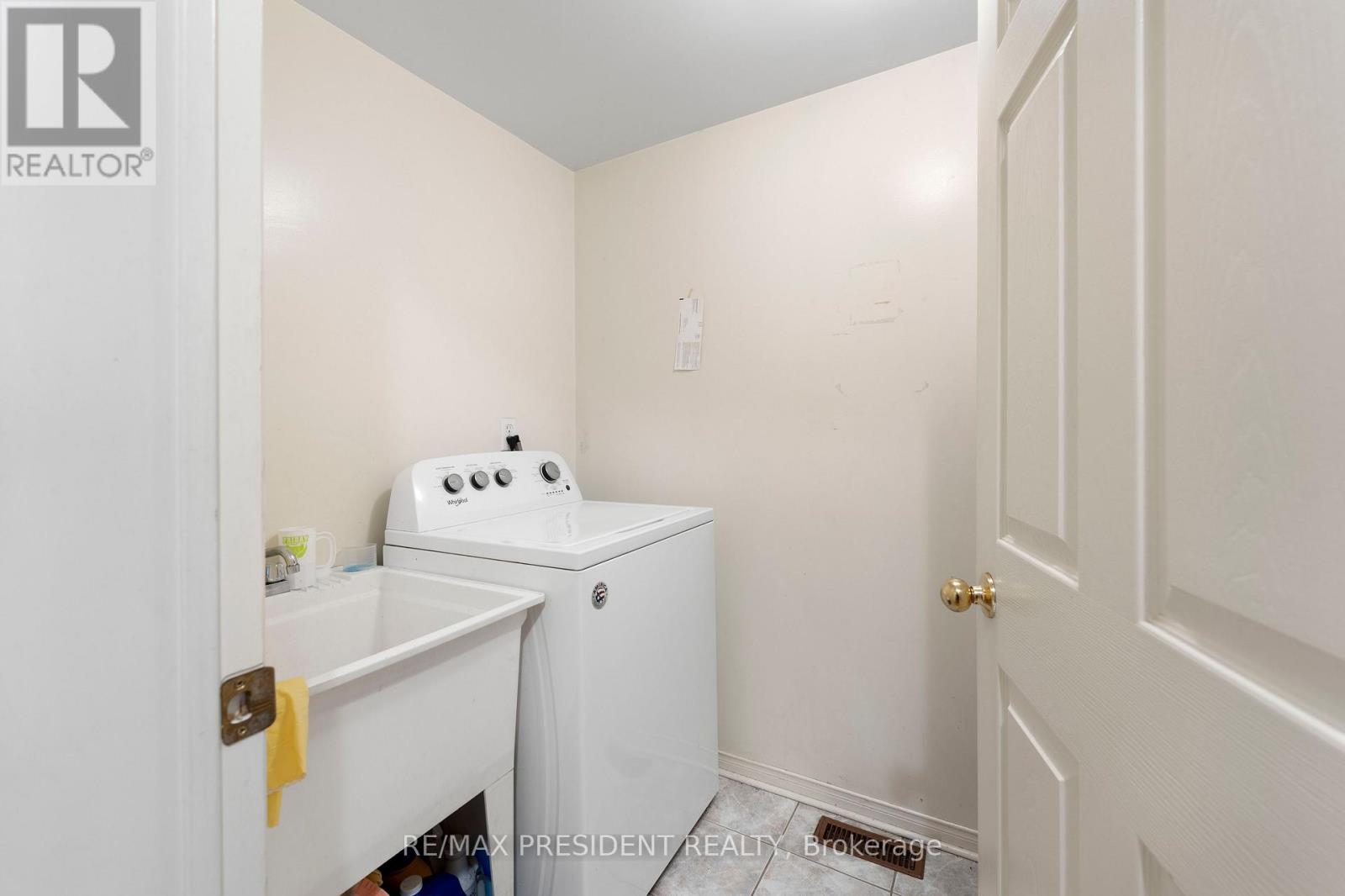 26 Mattari Court, Toronto, Ontario  M9W 7C6 - Photo 15 - W13741754