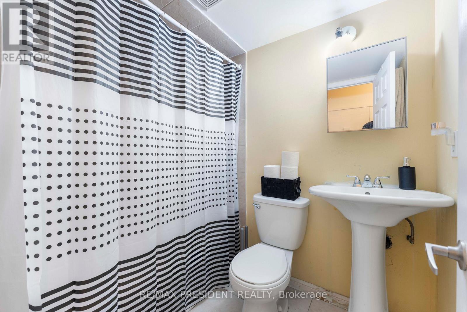 26 Mattari Court, Toronto, Ontario  M9W 7C6 - Photo 37 - W13741754