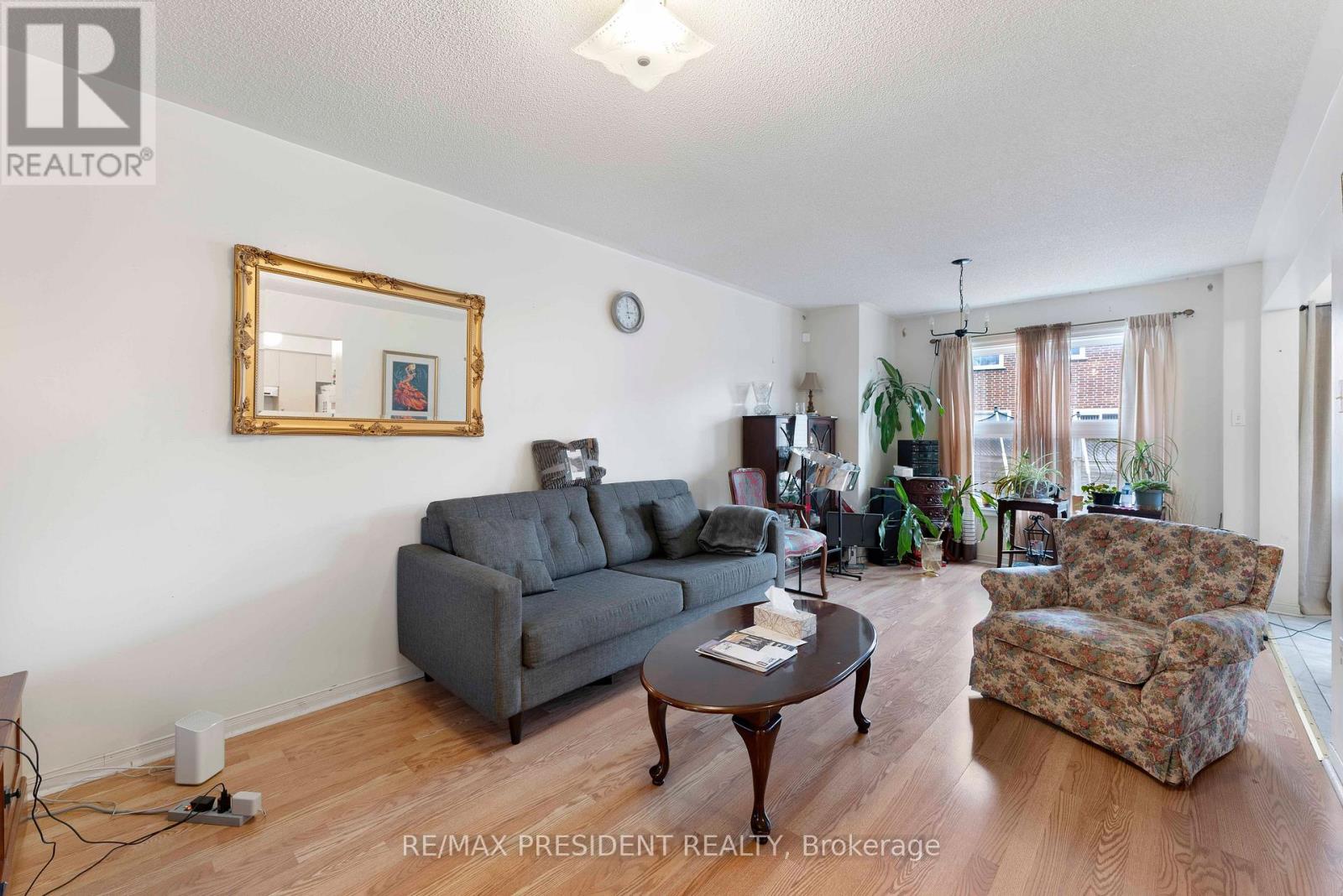 26 Mattari Court, Toronto, Ontario  M9W 7C6 - Photo 8 - W13741754