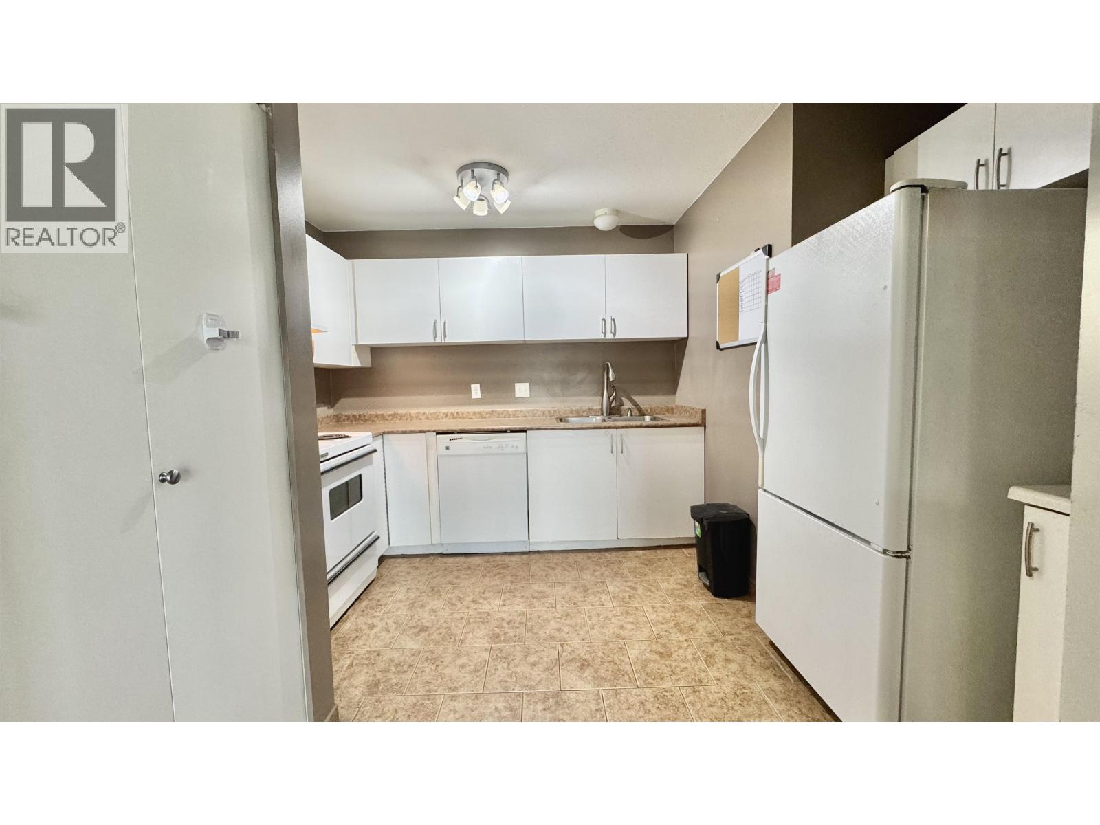 403 2983 Cambridge Street, Port Coquitlam, British Columbia  V3B 7N7 - Photo 7 - R3161250