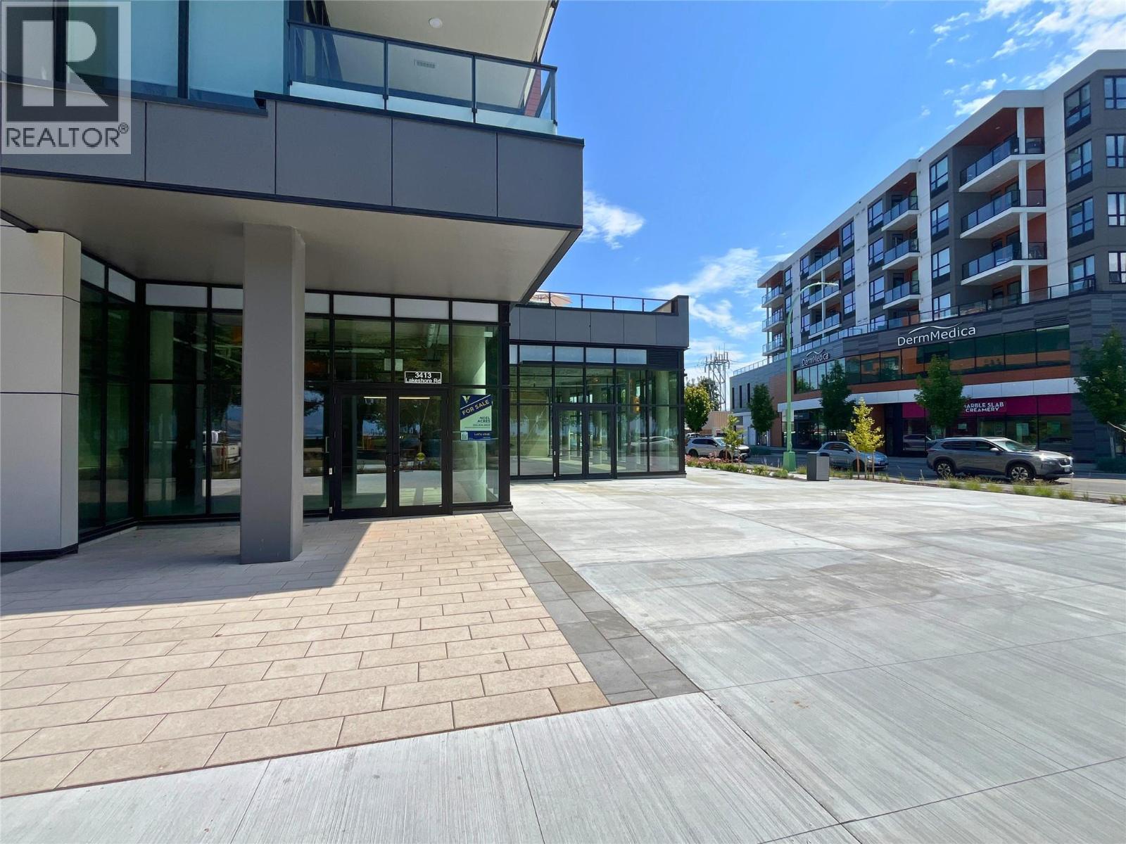 3413 Lakeshore Road Kelowna Photo 4