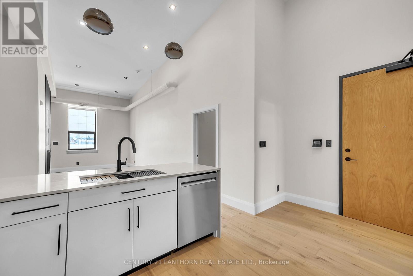 Unit # 1 - 38 Front Street, Quinte West, Ontario  K8N 4N2 - Photo 3 - X13741956