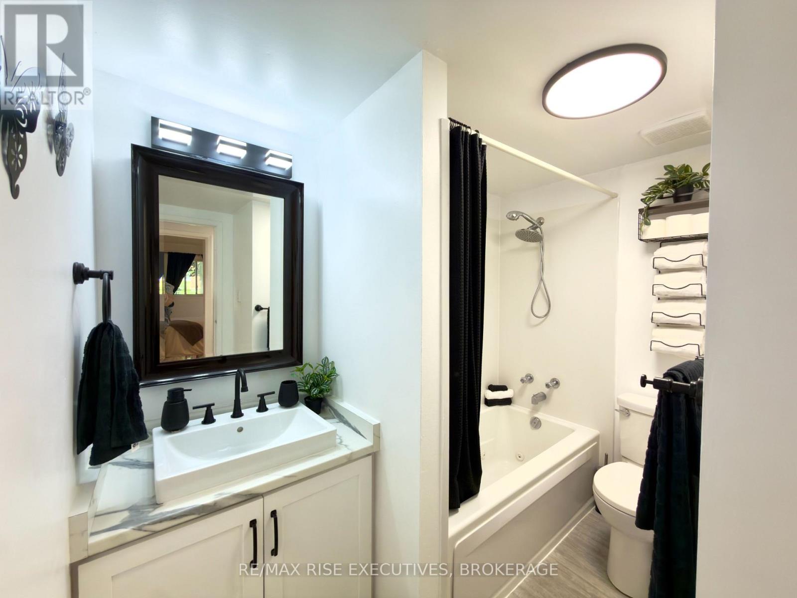 101 - 573 Armstrong Road, Kingston, Ontario  K7M 8J8 - Photo 11 - X13741894
