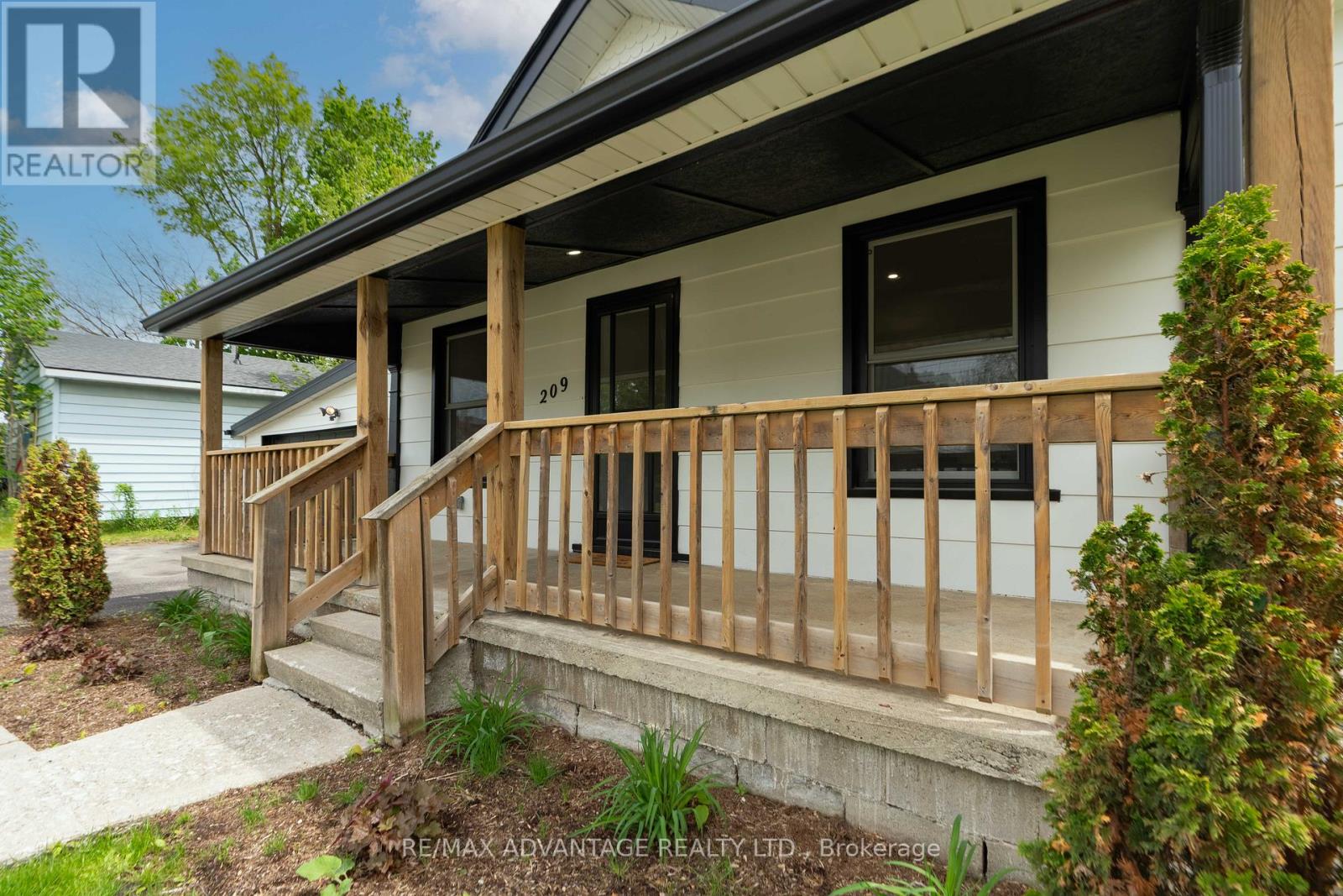 209 Victoria Street, Ingersoll, Ontario  N5C 2N2 - Photo 3 - X13742034