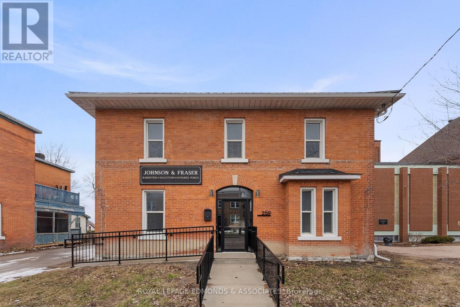 259 PEMBROKE STREET E, Pembroke, Ontario